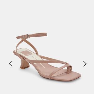 Dolce Vita Baylor sandals size 8